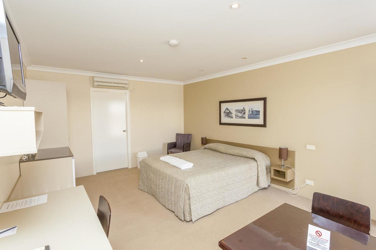The Kidman Wayside Inn Гриффит Экстерьер фото