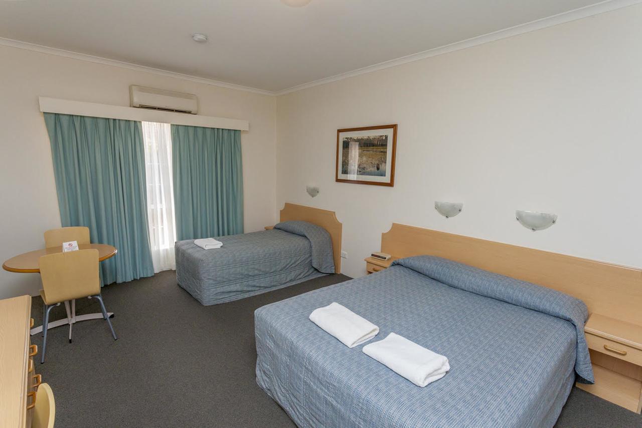 The Kidman Wayside Inn Гриффит Экстерьер фото