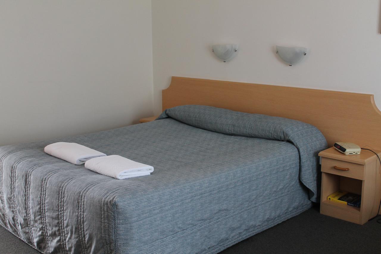 The Kidman Wayside Inn Гриффит Экстерьер фото
