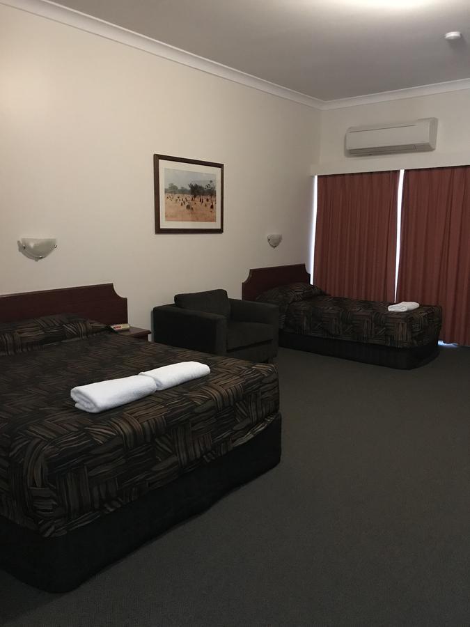 The Kidman Wayside Inn Гриффит Экстерьер фото