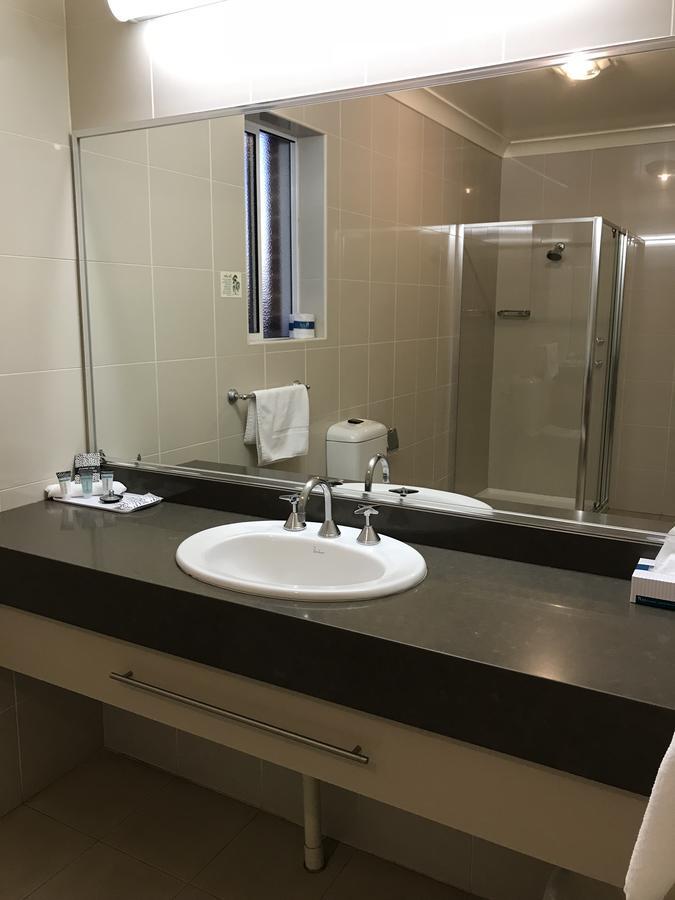 The Kidman Wayside Inn Гриффит Экстерьер фото