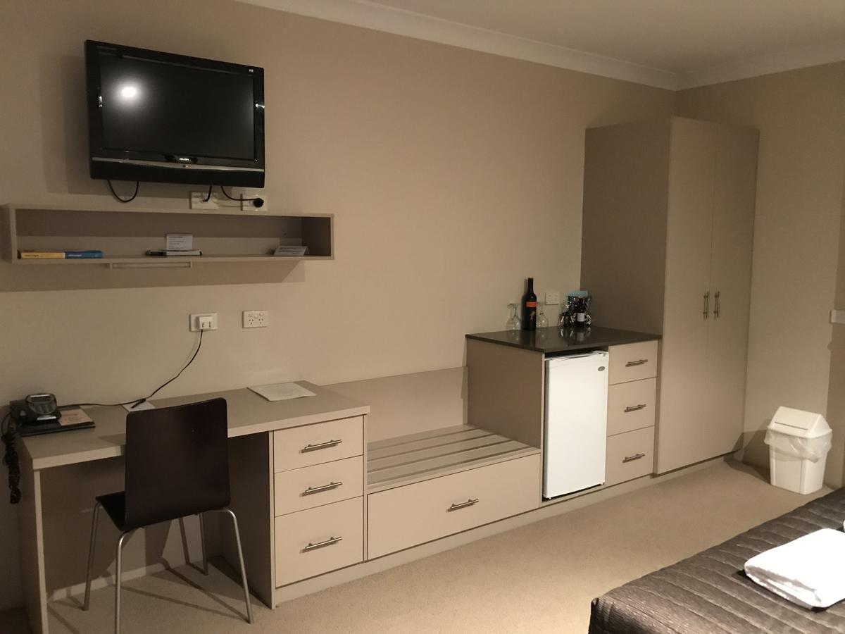 The Kidman Wayside Inn Гриффит Экстерьер фото