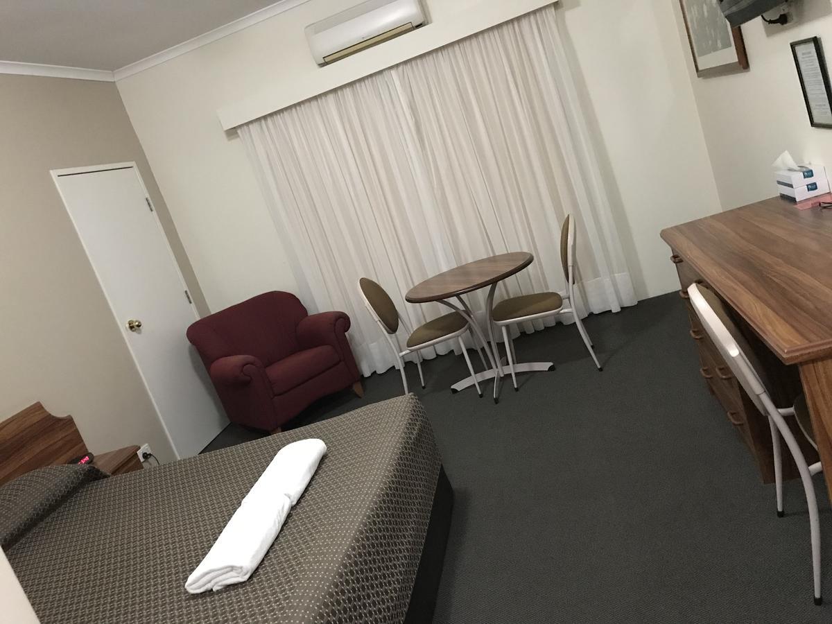 The Kidman Wayside Inn Гриффит Экстерьер фото